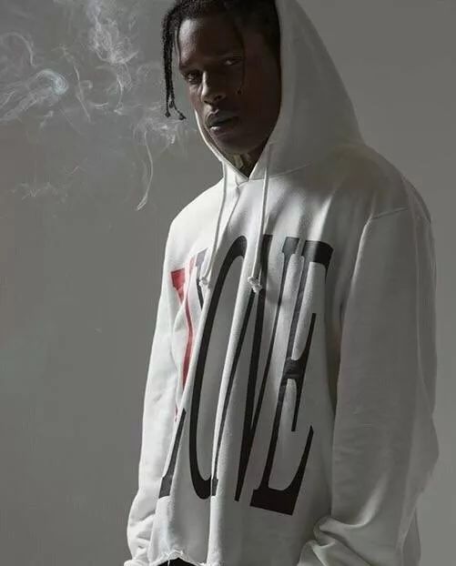 bari提出的一个玩票性质的品牌,在经过了一系列炒作和asap rocky的