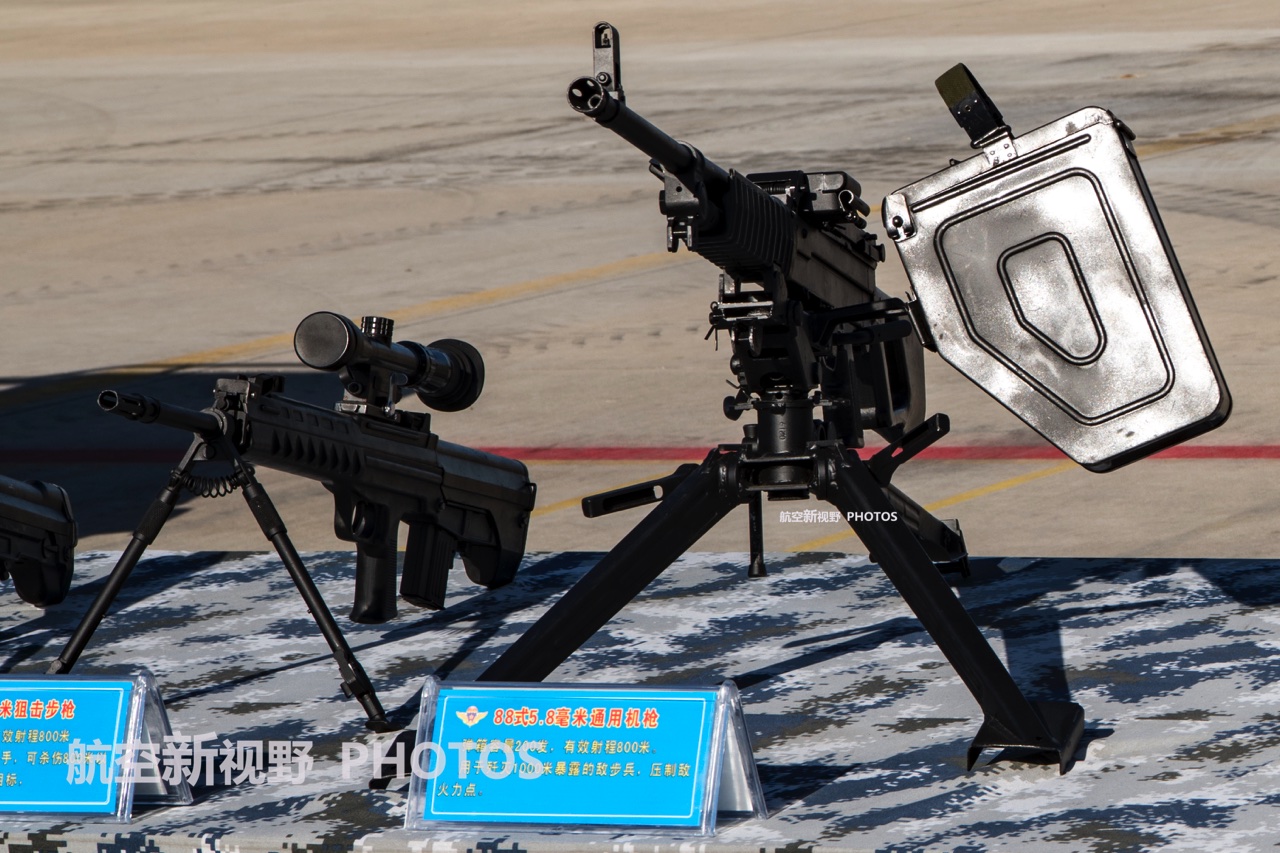 8mm重弹的情况下,这款机枪可以有效压制1000米的有生目标.