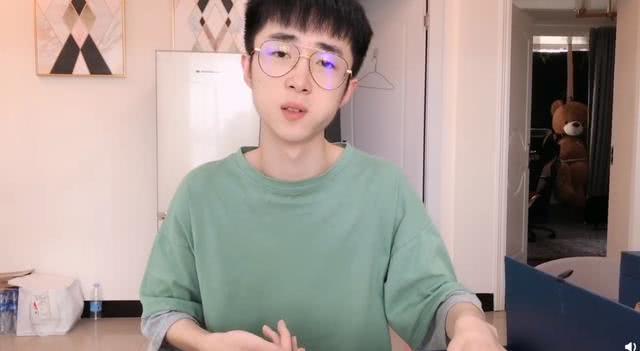 快手王小歪用技术吸引粉丝直播片段被粉丝做成表情包