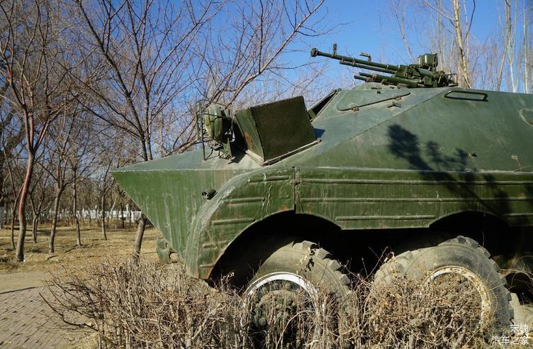 522型轮式装甲车解放军大八轮的鼻祖