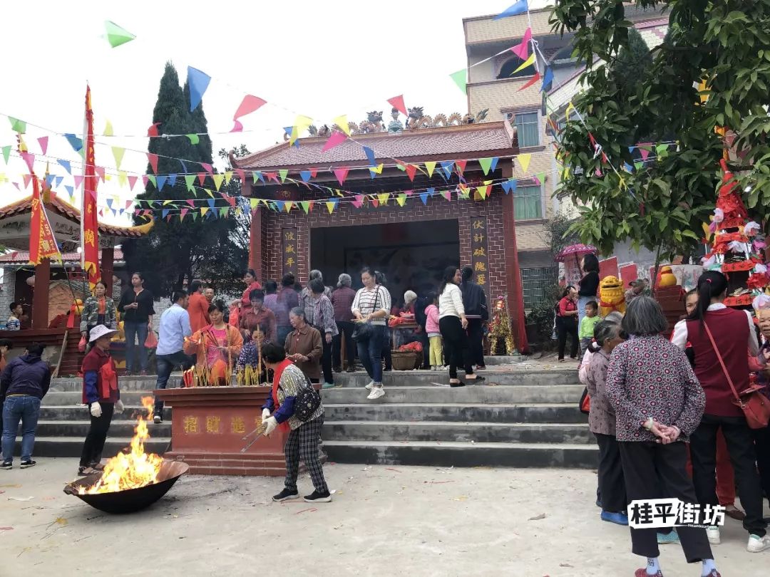 昨天,桂平寻旺这个地方,超级多人聚集.