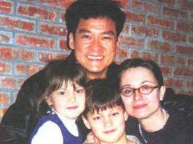 周华健与29岁混血儿子周厚安同框:父子帅气逼人,画面温馨美满!