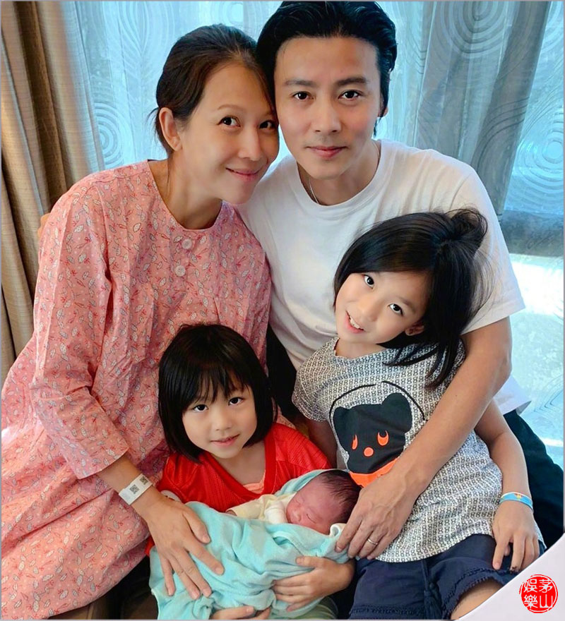 张晋公布46岁老婆蔡少芬三胎产子喜讯，并单方面宣布要“罢生”_截图