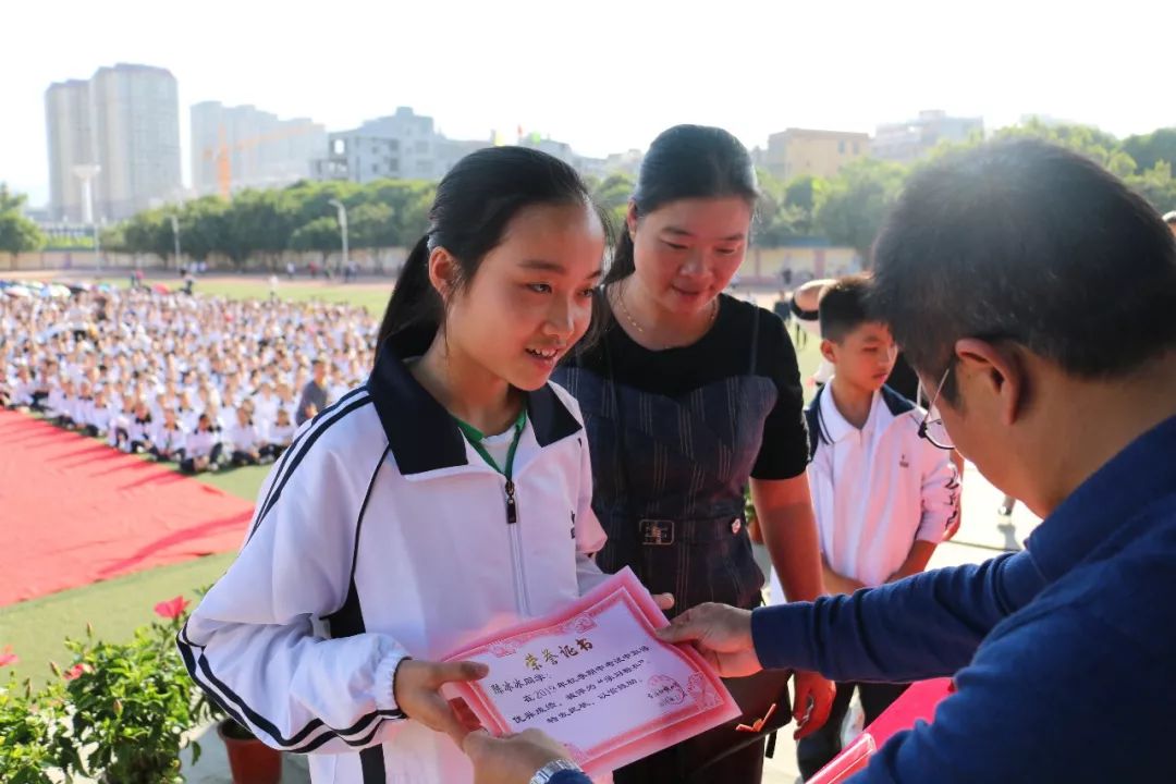 安溪恆興中學王曉賢副校長介紹,本學期期中考,學校湧現了一大批刻苦