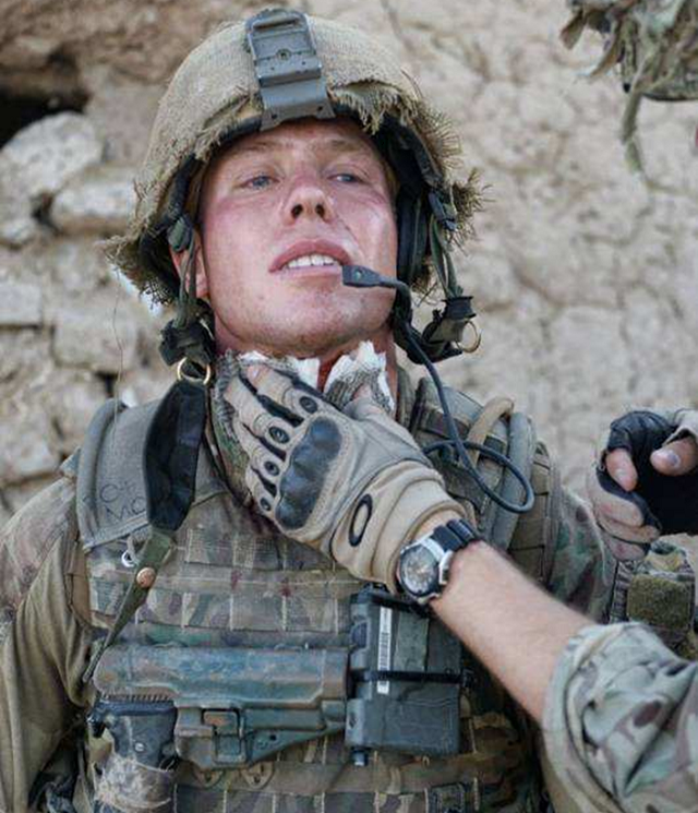 原创真实战场上被ak47击中后还能继续作战吗别再被电视剧骗了