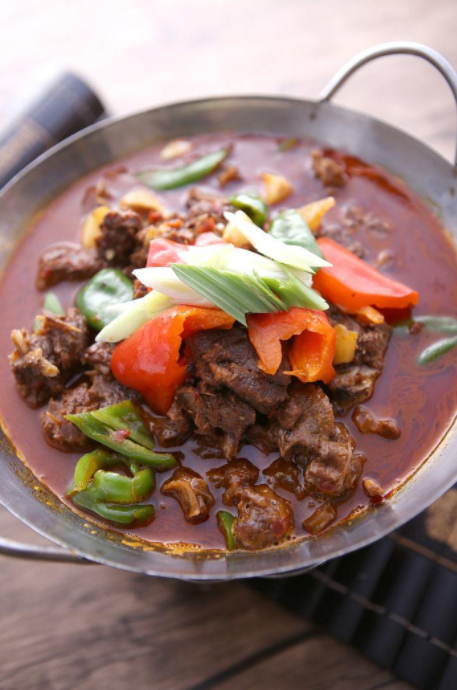 来自大别山的美食,寒冷的冬季,来上一锅,暖心又暖胃