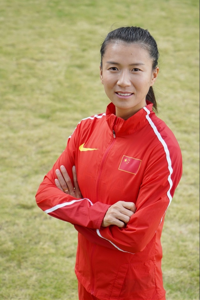 世界最能走的宝妈刘虹67生娃复出训练快虚脱了就靠意志力