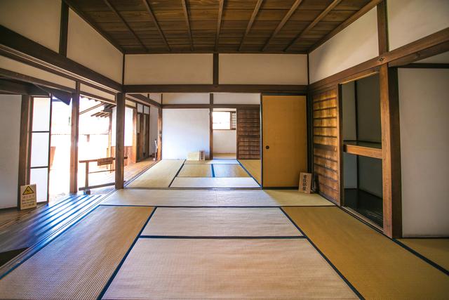 日本这个老房子,有着400多年历史,每年吸引300多万游客