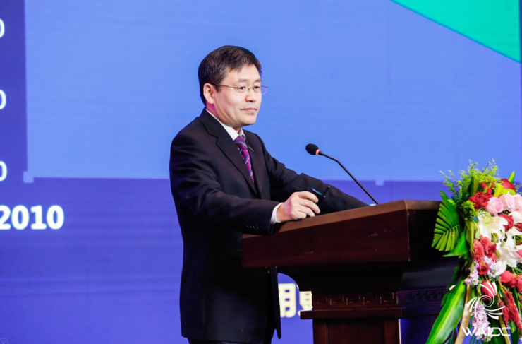 浪潮集团首席科学家王恩东智慧计算未来动力世界人工智能融合发展大会