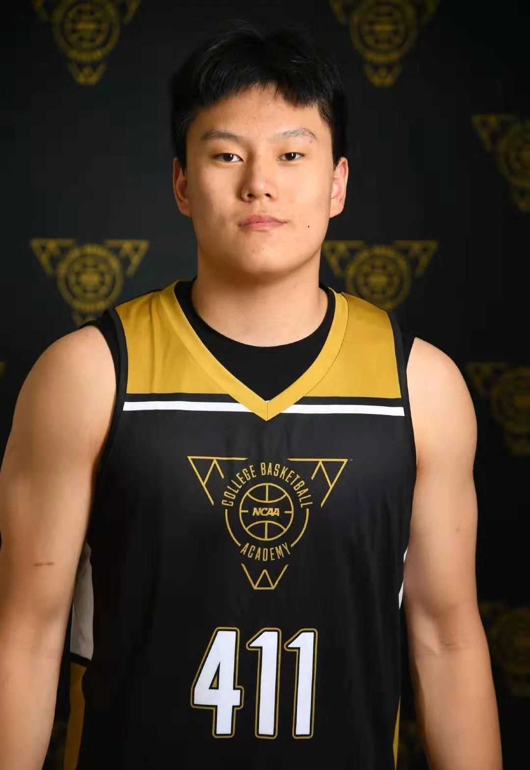 真心希望李弘权能在ncaa有个好的发挥,中国篮球需要这样的球员,去扛起
