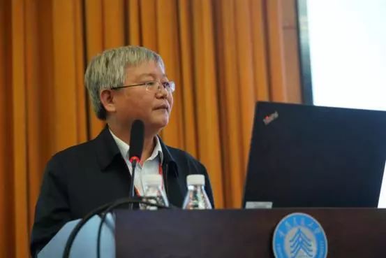 河海大学教授顾冲时作主题报告听取了专家学者在水利工程等相关领域的