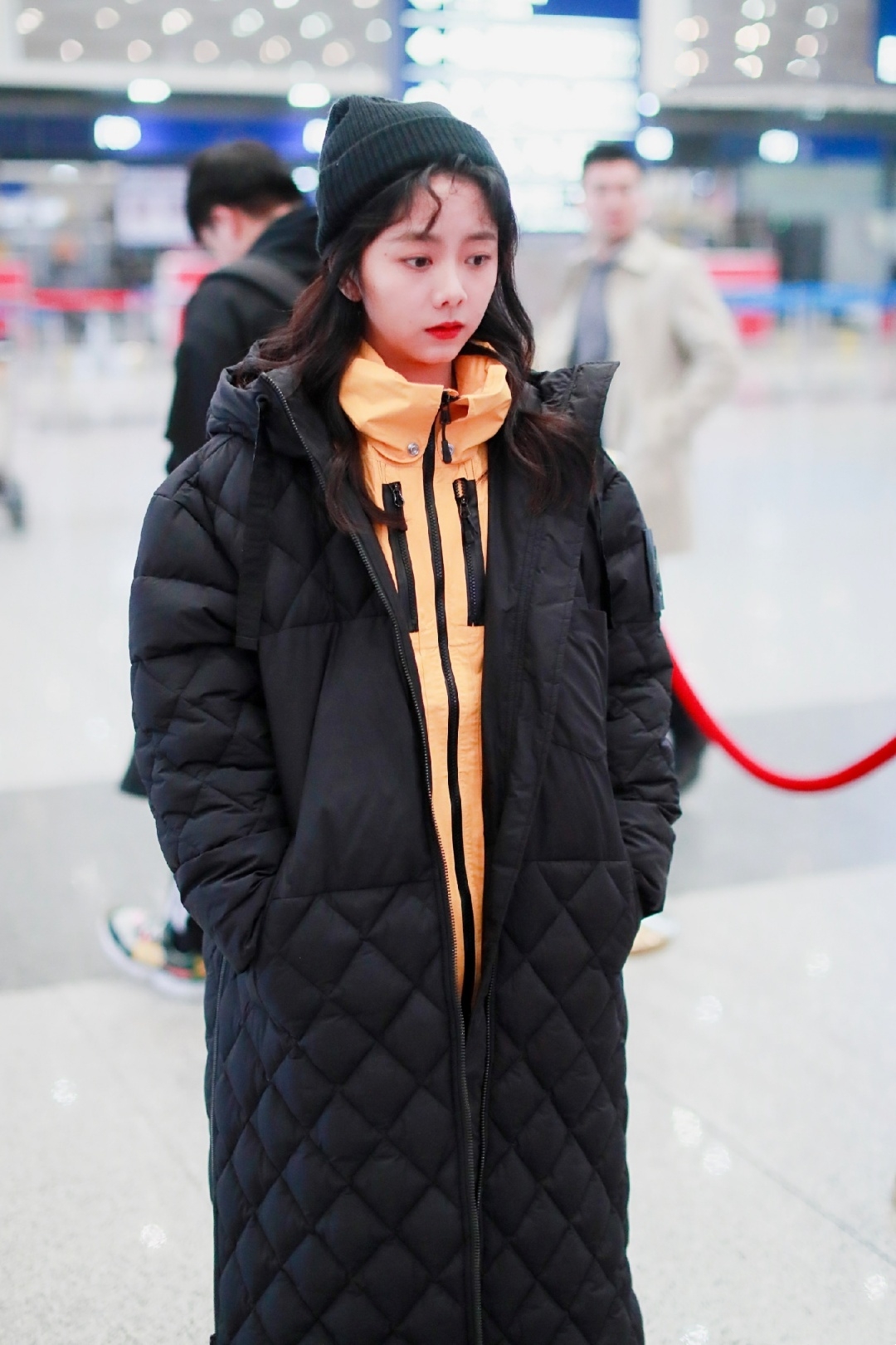 谭松韵居然29岁了?可是这冲锋衣 羽绒服,明明就是18岁啊