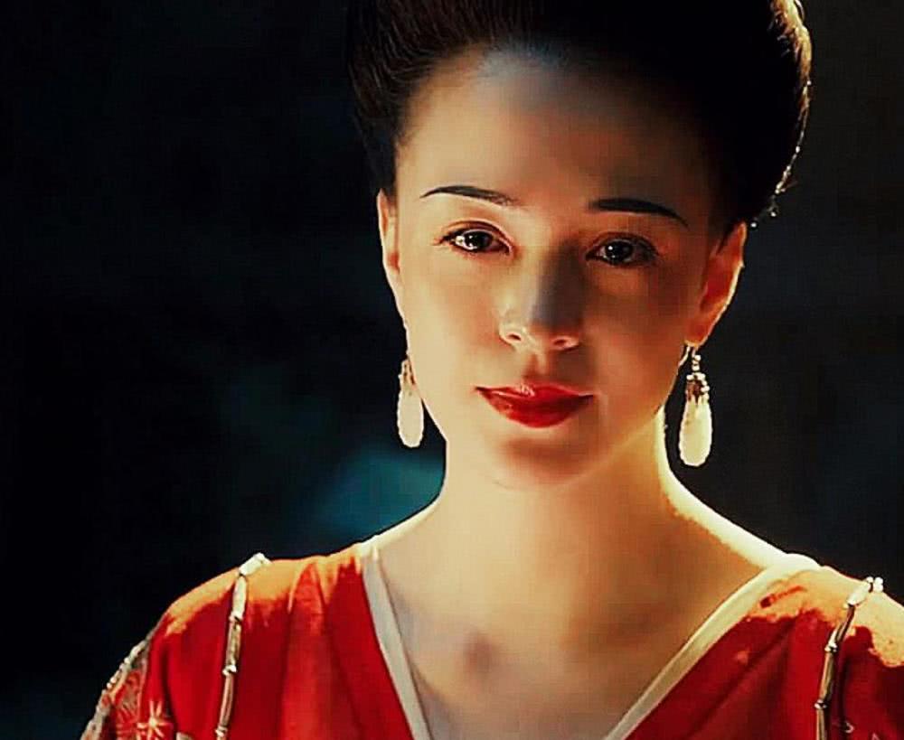 有种遗传叫张榕容的女儿,明明是混血基因,却复制粘粘贴爸爸美成女主脸