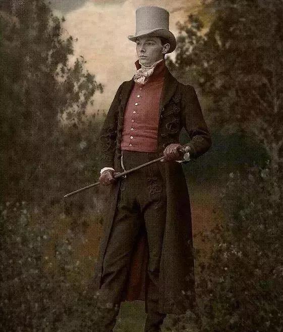 14岁烧毁所有牛仔裤他活成了一位古典绅士