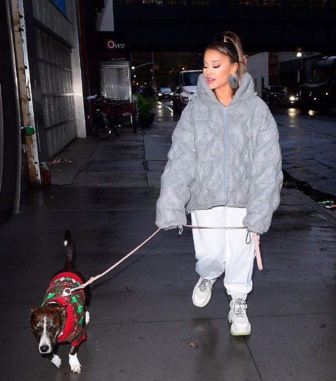 27岁a妹男友风造型太帅,挺括外套拗出飒酷感,脚踩老爹鞋超man