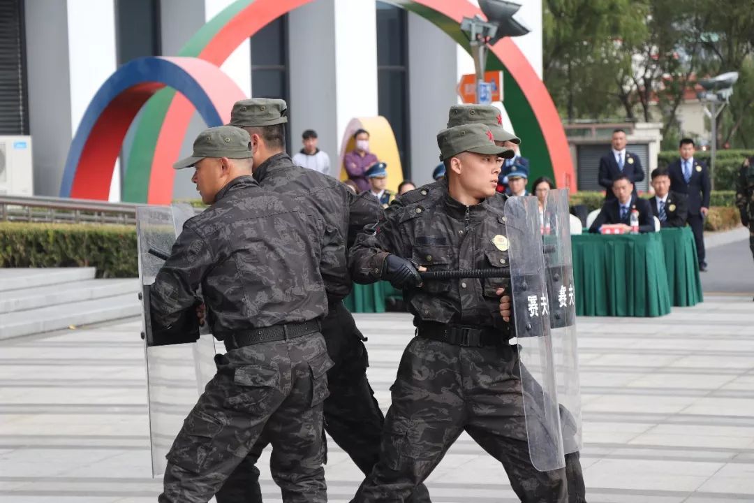 岗位练兵强素质比武会操展风采赛夫安保集团开展冬季