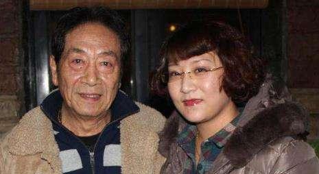 73歲老戲骨娶小37歲老婆,近照蒼老難認,孩子百日宴眾明星祝賀_王奎榮