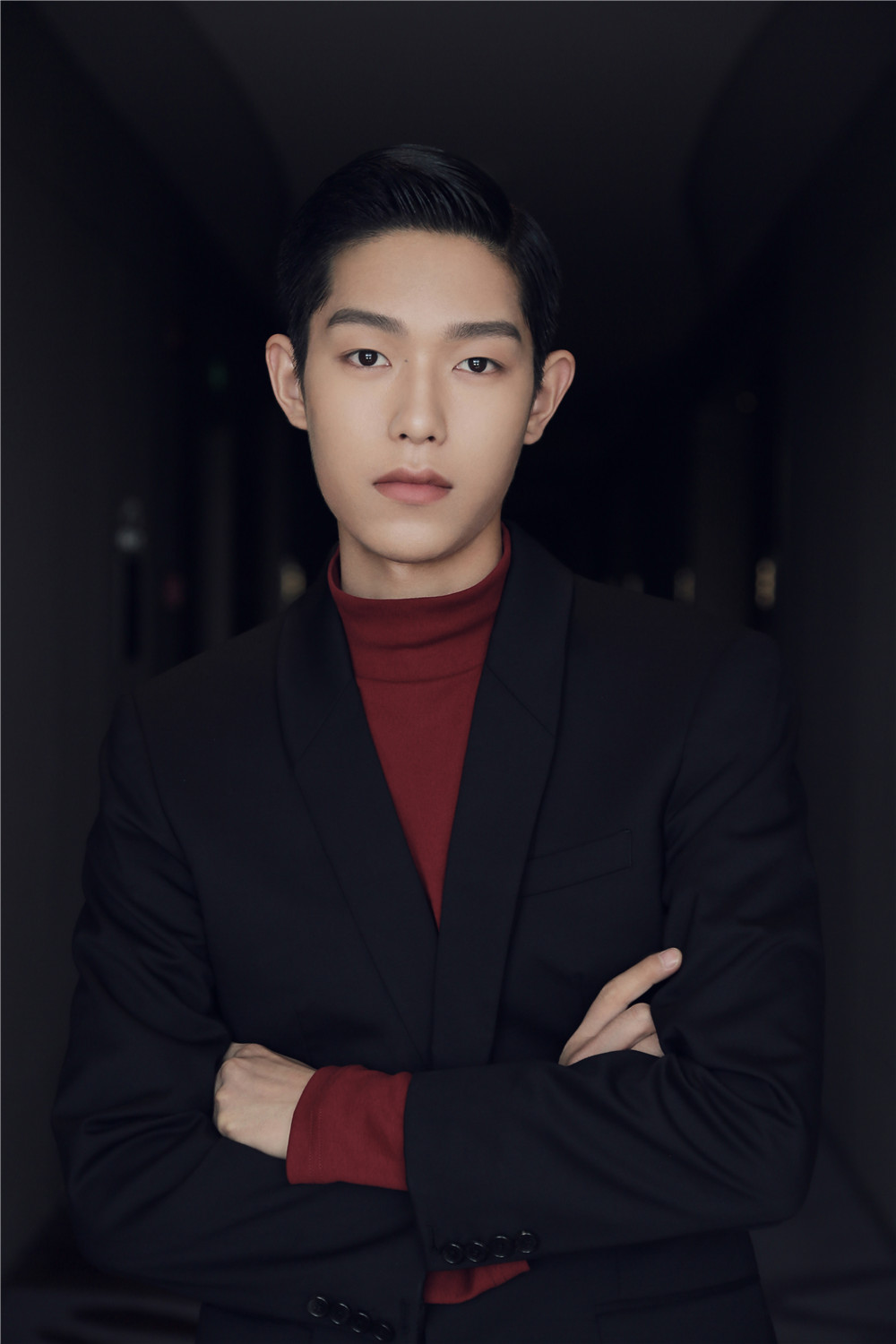 王锵入选央视青年演员计划 亮相金鸡奖开幕式献唱《星辰大海》