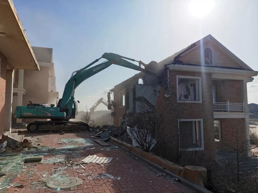 大连海滨违法别墅拆