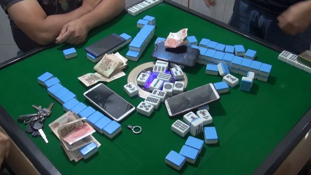 海丰公安捣毁两个涉黄涉赌窝点_梅陇镇