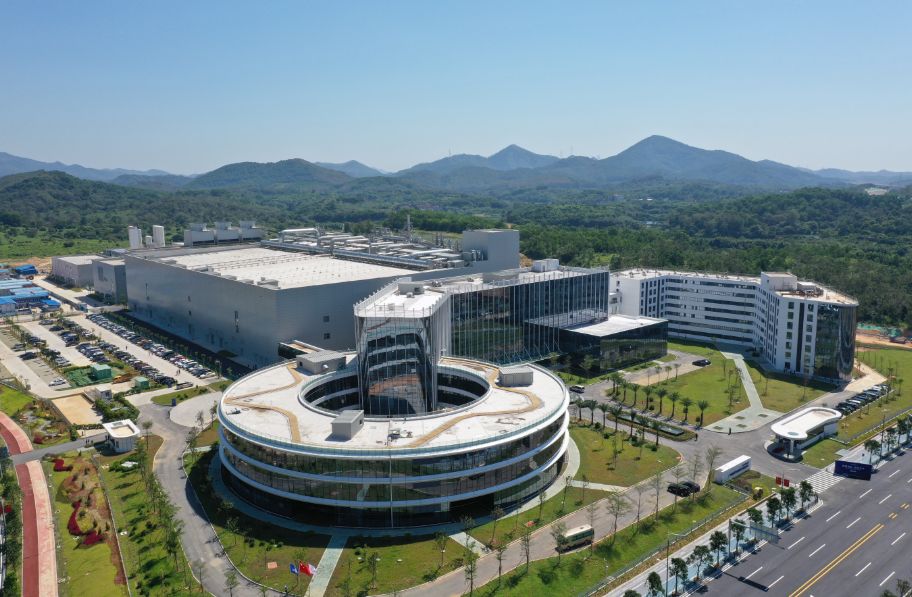 环九龙湖周边的国际会议中心,文化科技馆,高端酒店等项