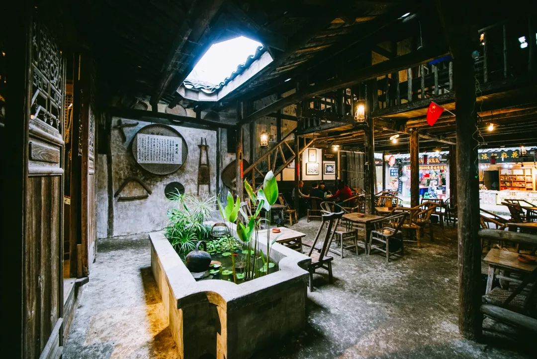 黄龙溪市井比鹤鸣更有烟火气来复兴老茶馆看到慢下来的老成都