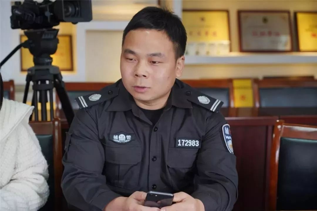巡特警大队的连荣强,用热心默默感动了一城人!