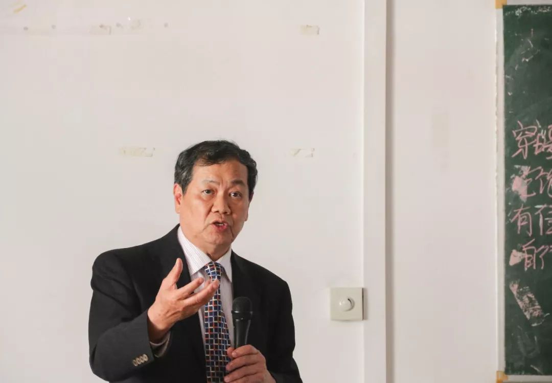 名师讲堂 | 实验者:中国英语教育改革思考_冯教授