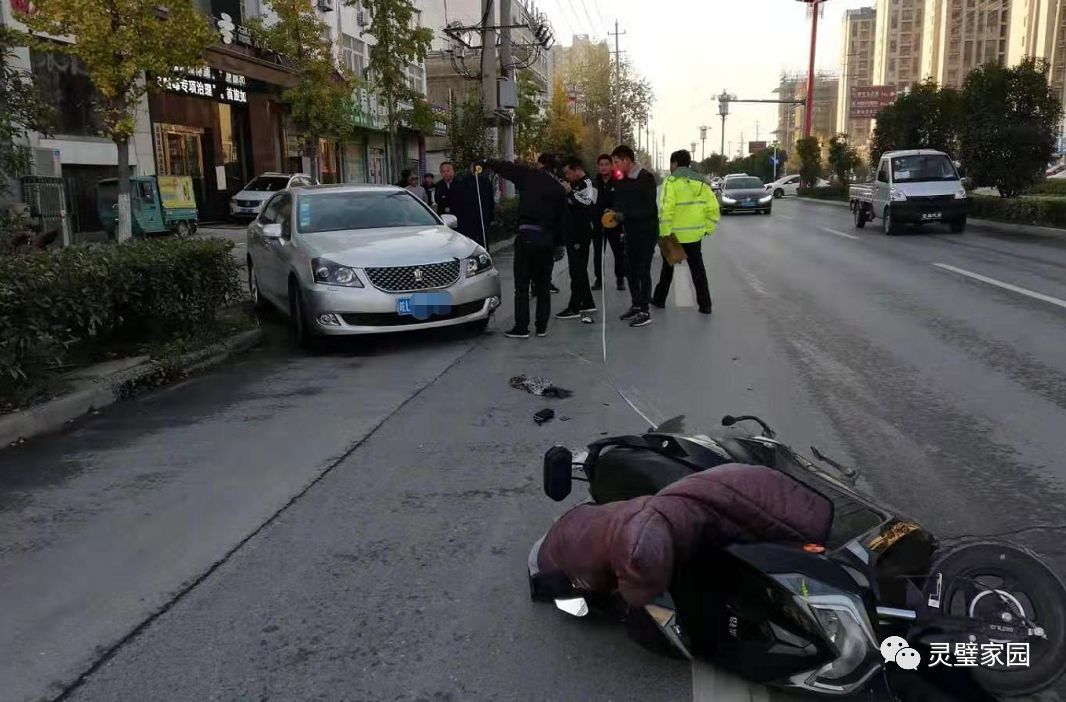 突发!昨日早上,在灵璧西关发生一起车祸(现场图)