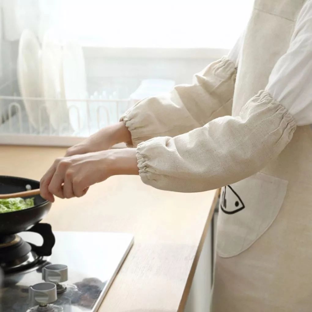 以体重50公斤的女性活动30分钟为例,洗碗,熨衣服能消耗47千卡;擦玻璃