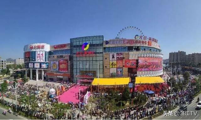 对小编来说江霞广场这个名字还不是记忆中最初的名字曾经这里是霞山