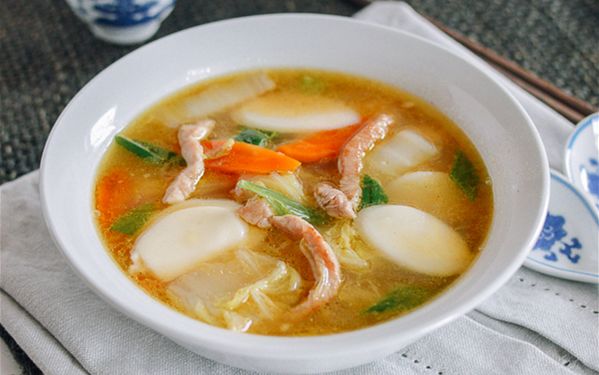 天儿冷了喝碗年糕汤,神清气爽,一锅暖身心!