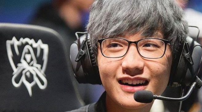 lol小花生合约结束开始寻找下家g2老板欲签下他