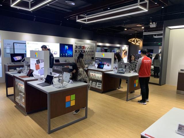 办公+生活六大体验集于一馆：京东电器超级体验店微软区带来沉浸式新体验