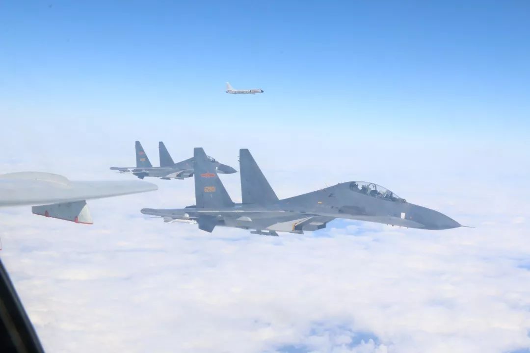 战神轰6k飞行员东海不大太平洋也不远