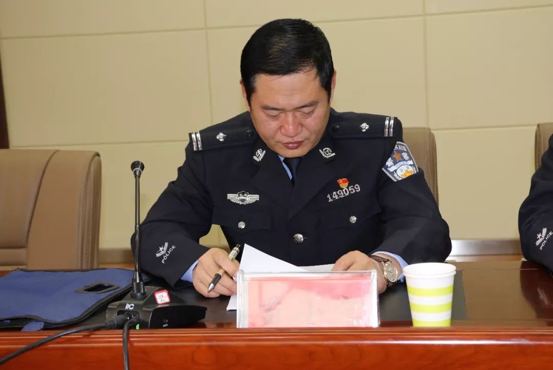 镇原县召开全县集中整治报废机动车大会战新闻发布会