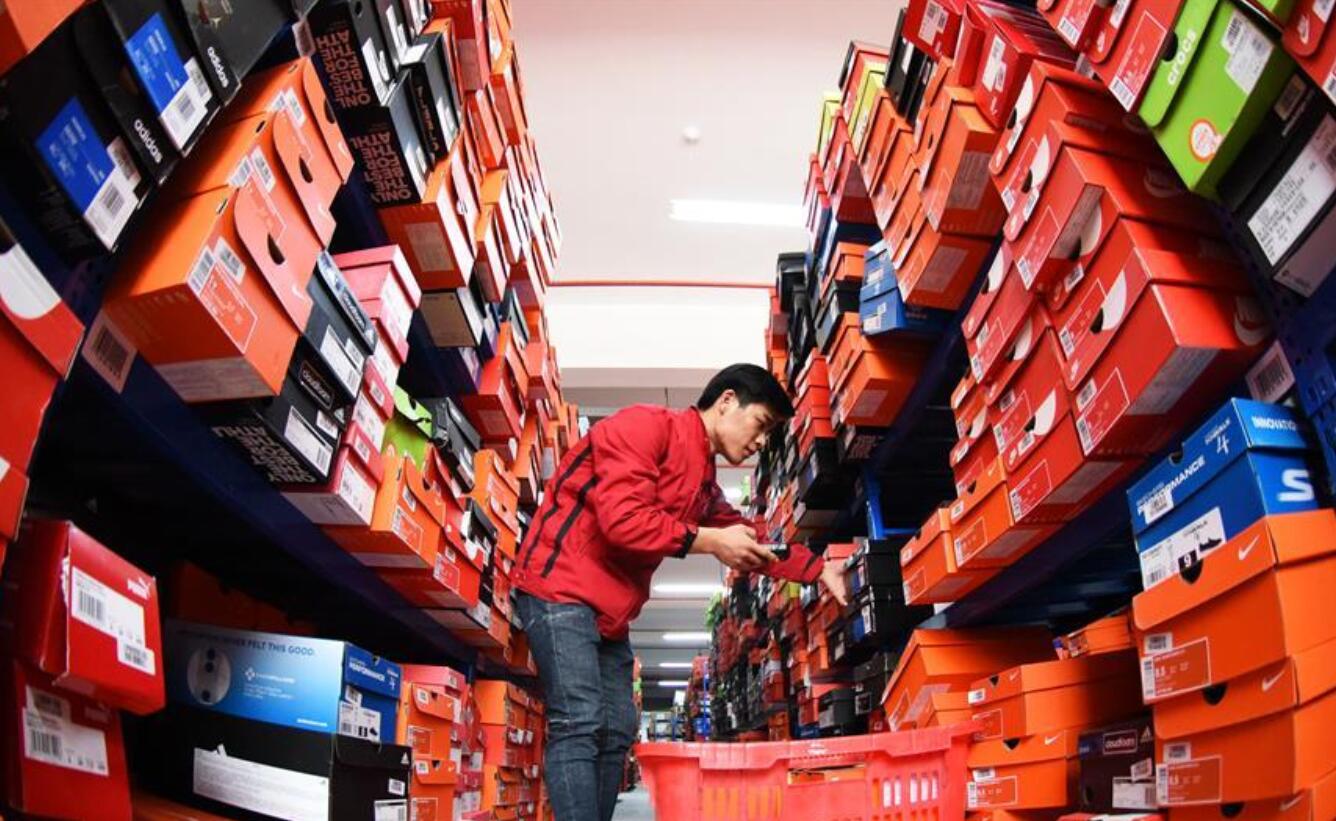 原创刘强东宣布京东物流新举措全程五人工地下管道运输