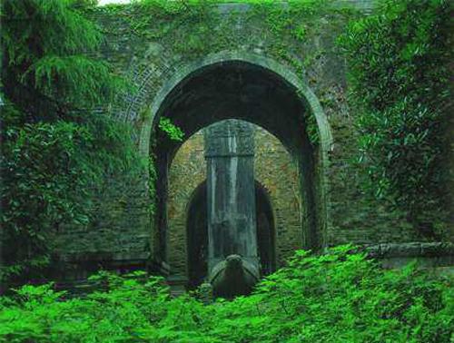 朱元璋临终前还玩一手心机,让世人追寻600多年,至今仍是一个谜_墓地