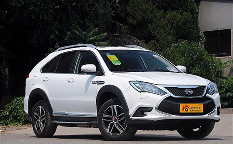 第1款汽车比亚迪—唐,价格在22万至35万左右.