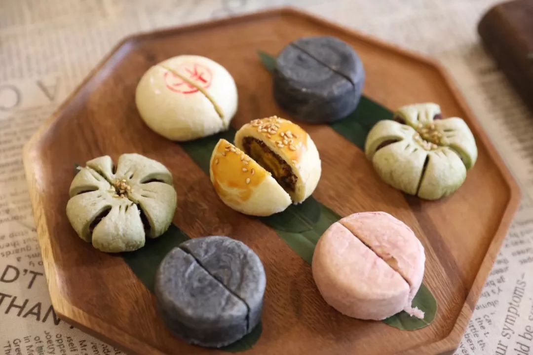 在闹市中遇见这家茶食店,忽然懂了「偷得浮生半日闲」.