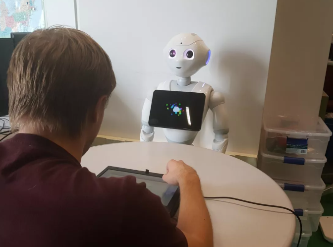科学家让机器人在玩家游戏过程中说出不友善的话语 以观察他们的反应_研究