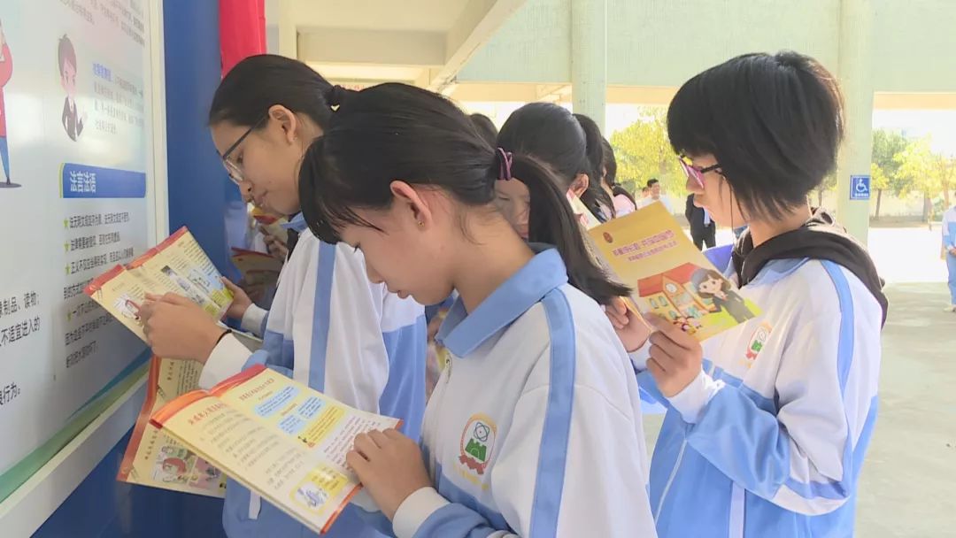 区人民检察院"法治教育实践基地"今天"落户"仙门城中学