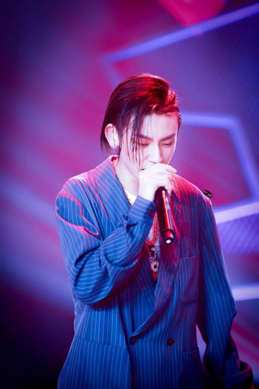 不敢承认!《跨界歌王》的眼妆成女生标配,必须好好pick一下