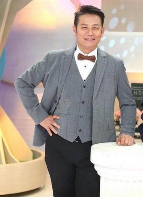 "仲康少爷"徐乃麟近况,60岁工作生活两不误,一家五口超幸福_事业