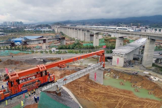 渝怀铁路复线怀化段开始铺架施工预计将于2020年6月完工67