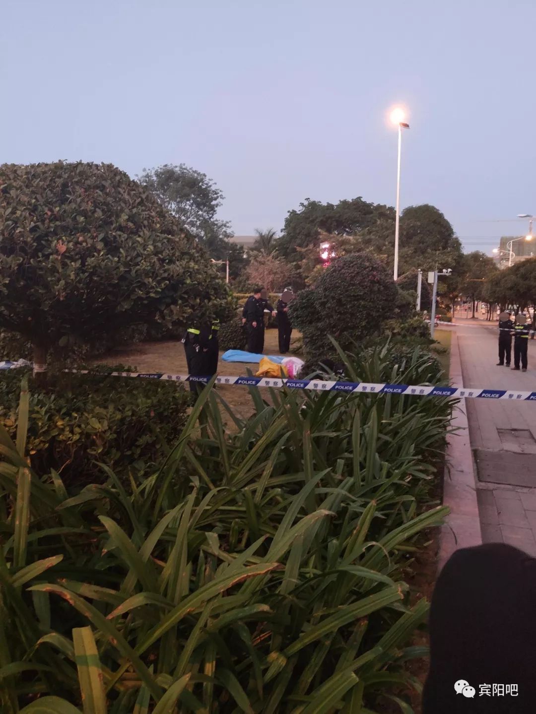 悲剧宾阳大广场67一流浪汉上吊身亡令人唏嘘