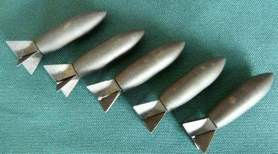 原创不到5厘米的迷你炸弹一次可投放上万枚一旦击中就丧失战斗力