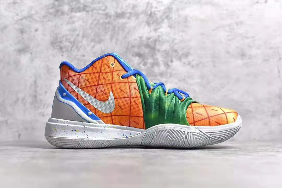 kyrie5spongebob欧文5联名菠萝屋派大星海绵宝宝篮球鞋真假对比