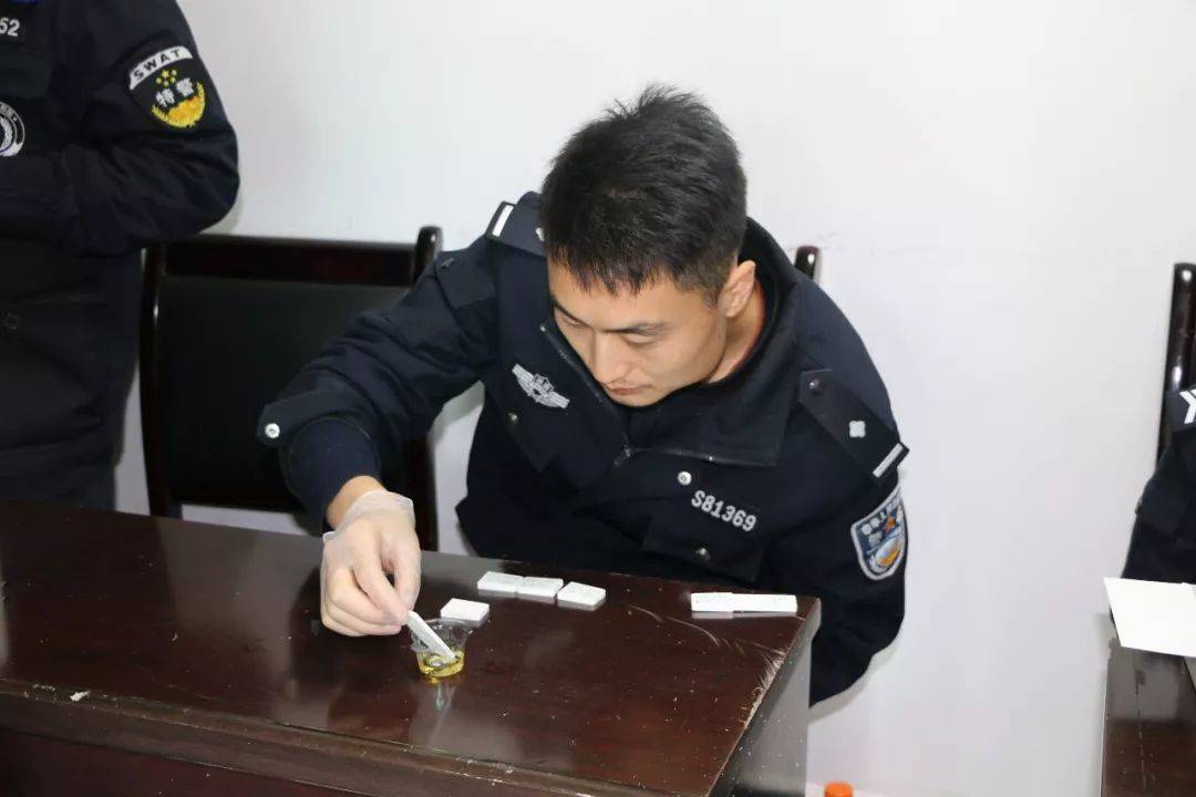 龙山全面开展国家公职人员吸毒检测工作