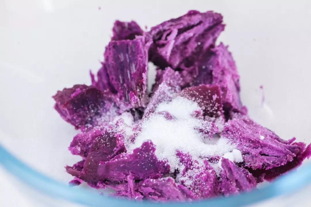 原创雪媚娘白白胖胖惹人爱就怕是人造奶油试试天然紫薯馅更清爽